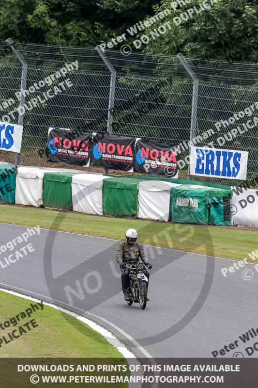 Vintage motorcycle club;eventdigitalimages;mallory park;mallory park trackday photographs;no limits trackdays;peter wileman photography;trackday digital images;trackday photos;vmcc festival 1000 bikes photographs